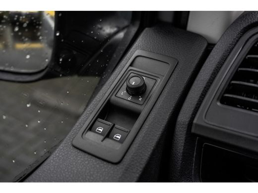 Volkswagen Transporter 2.0TDI L2H1 | 9-Persoons | Incl. btw en bpm | Cruise | Airco | PDC | Euro 6 ActivLease financial lease