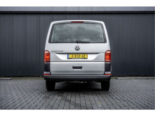 Volkswagen Transporter 2.0TDI L2H1 | 9-Persoons | Incl. btw en bpm | Cruise | Airco | PDC | Euro 6 ActivLease financial lease