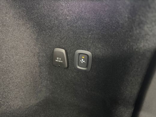 Volvo  V60 T6 Plug-in hybrid AWD Plus Dark | 360°-camera | Audio installatie premium | BLIS dodehoek detectie ActivLease financial lease