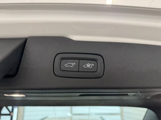 Volvo  V60 T6 Plug-in hybrid AWD Plus Dark | 360°-camera | Audio installatie premium | BLIS dodehoek detectie ActivLease financial lease