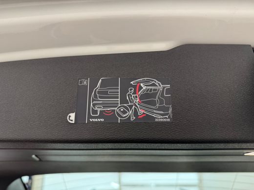 Volvo  V60 T6 Plug-in hybrid AWD Plus Dark | 360°-camera | Audio installatie premium | BLIS dodehoek detectie ActivLease financial lease