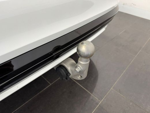 Volvo  V60 T6 Plug-in hybrid AWD Plus Dark | 360°-camera | Audio installatie premium | BLIS dodehoek detectie ActivLease financial lease