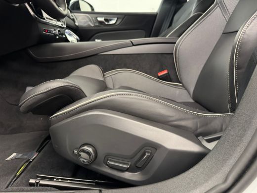 Volvo  V60 T6 Plug-in hybrid AWD Plus Dark | 360°-camera | Audio installatie premium | BLIS dodehoek detectie ActivLease financial lease