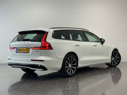 Volvo  V60 T6 Plug-in hybrid AWD Plus Dark | 360°-camera | Audio installatie premium | BLIS dodehoek detectie ActivLease financial lease