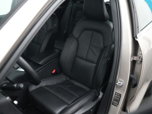 Volvo  XC40 2.0 B3 Plus Bright | Harman Kardon | Leder | Adaptive Cruise | BLIS | Elek stoelen | Trekhaak ActivLease financial lease