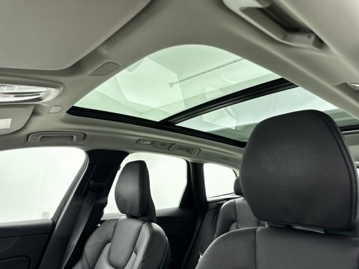 Volvo  XC60 T6 Recharge Ultra Dark | 20" | Trekhaak | 360 Camera | Head-up | Harman Kardon | Panoramadak | Fu... ActivLease financial lease