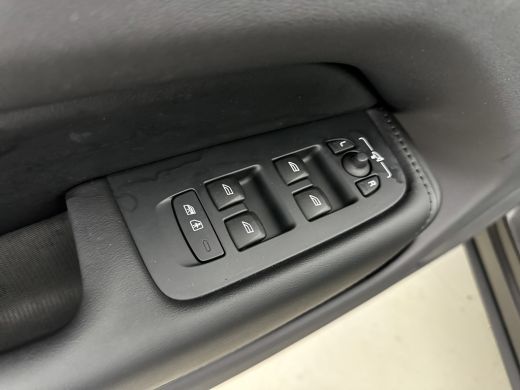 Volvo  XC60 T6 Recharge Ultra Dark | 20" | Trekhaak | 360 Camera | Head-up | Harman Kardon | Panoramadak | Fu... ActivLease financial lease