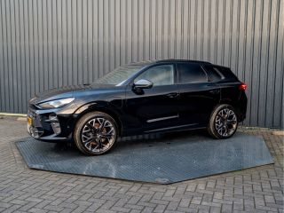 CUPRA Terramar 1.5 TSI e-Hybrid VZ Performance | Sennheiser | 360 Camera | Panodak | Trekhaak wegkl. | Matrix LE...