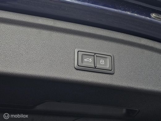 Audi A3 Sportback 40 TFSI e Edition 3x S-line Panorama/Massage ActivLease financial lease