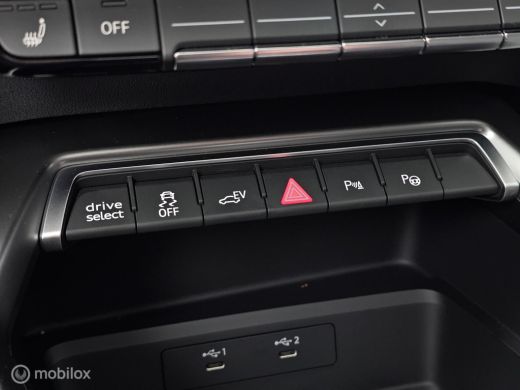 Audi A3 Sportback 40 TFSI e Edition 3x S-line Panorama/RS stoelen/Massage ActivLease financial lease
