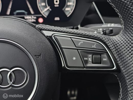 Audi A3 Sportback 40 TFSI e Edition 3x S-line Panorama/RS stoelen/Massage ActivLease financial lease
