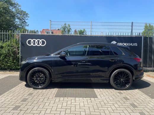 Audi Q4 e-tron 45 quattro Advanced edition 82 kWh | Assistentiepakket Plus | Zwart optiek | Comfortpakket/ 21 in... ActivLease financial lease