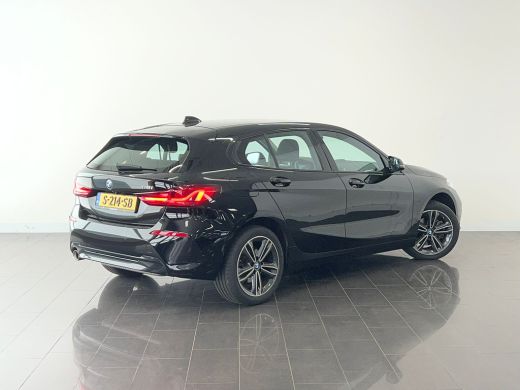 BMW 1 Serie 118i Introduction Edition | Achteruitrijcamera | Autonoom parkeren | Parkeersensoren voor en acht... ActivLease financial lease