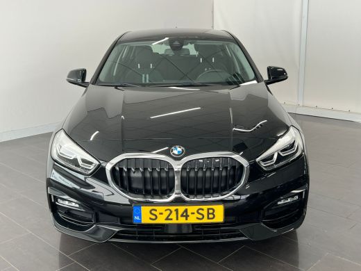 BMW 1 Serie 118i Introduction Edition | Achteruitrijcamera | Autonoom parkeren | Parkeersensoren voor en acht... ActivLease financial lease