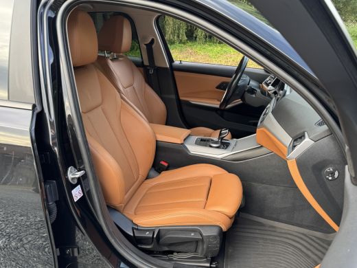 BMW 3 Serie 320e 204PK HYBRID BUSINESS LEDER/CAMERA/TREKHAAK ActivLease financial lease