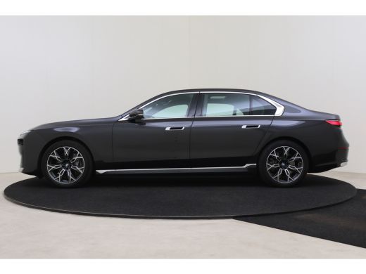 BMW i7 xDrive60 / Stoelventilatie / Massagefunctie / Parking Assistant Plus / Stoelverwarming / Live Coc... ActivLease financial lease