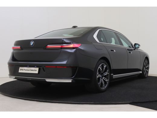 BMW i7 xDrive60 / Stoelventilatie / Massagefunctie / Parking Assistant Plus / Stoelverwarming / Live Coc... ActivLease financial lease