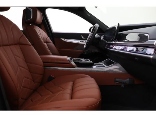 BMW i7 xDrive60 / Stoelventilatie / Massagefunctie / Parking Assistant Plus / Stoelverwarming / Live Coc... ActivLease financial lease