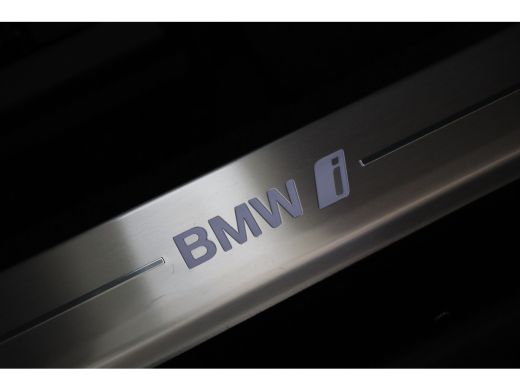 BMW i7 xDrive60 / Stoelventilatie / Massagefunctie / Parking Assistant Plus / Stoelverwarming / Live Coc... ActivLease financial lease