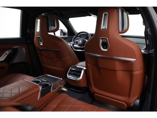 BMW i7 xDrive60 / Stoelventilatie / Massagefunctie / Parking Assistant Plus / Stoelverwarming / Live Coc... ActivLease financial lease