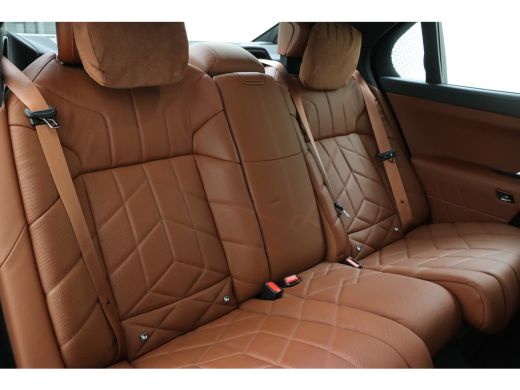 BMW i7 xDrive60 / Stoelventilatie / Massagefunctie / Parking Assistant Plus / Stoelverwarming / Live Coc... ActivLease financial lease