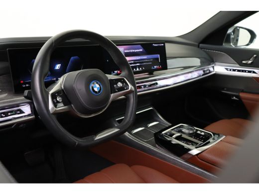 BMW i7 xDrive60 / Stoelventilatie / Massagefunctie / Parking Assistant Plus / Stoelverwarming / Live Coc... ActivLease financial lease