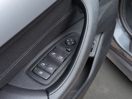 BMW X1 sDrive20i Executive Edition | Trekhaak | Head-Up | Cruise Control | Climate Control | Navigatie |... ActivLease financial lease