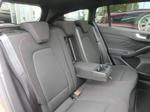 Ford Focus 1.0 EcoBoost Hybrid ST Line X | Panoramadak | Winterpack | AGR Stoel | 18 Inch | B&O Audio | Adap... ActivLease financial lease