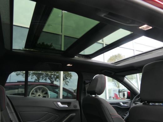 Ford Focus 1.0 EcoBoost Hybrid ST Line X | Panoramadak | Winterpack | AGR Stoel | 18 Inch | B&O Audio | Adap... ActivLease financial lease