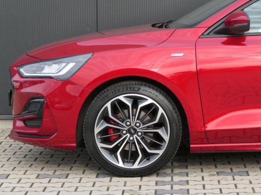 Ford Focus 1.0 EcoBoost Hybrid ST Line X | Panoramadak | Winterpack | AGR Stoel | 18 Inch | B&O Audio | Adap... ActivLease financial lease