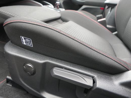 Ford Focus 1.0 EcoBoost Hybrid ST Line X | Panoramadak | Winterpack | AGR Stoel | 18 Inch | B&O Audio | Adap... ActivLease financial lease