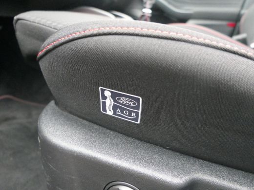 Ford Focus 1.0 EcoBoost Hybrid ST Line X | Panoramadak | Winterpack | AGR Stoel | 18 Inch | B&O Audio | Adap... ActivLease financial lease