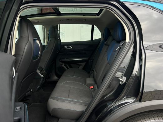 Lynk & Co 01 1.5 4X ZWART OP VOORRAAD NL Auto | PANO | TREKHAAK | ActivLease financial lease