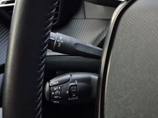 Peugeot 2008 1.2 PureTech Blue Lease Allure Camera | LED | Parkeersensoren | Carplay/android auto | Climate co... ActivLease financial lease