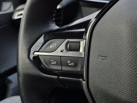 Peugeot 2008 1.2 PureTech Blue Lease Allure Camera | LED | Parkeersensoren | Carplay/android auto | Climate co... ActivLease financial lease