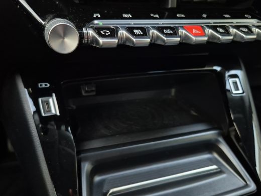 Peugeot 2008 1.2 PureTech Blue Lease Allure Camera | LED | Parkeersensoren | Carplay/android auto | Climate co... ActivLease financial lease