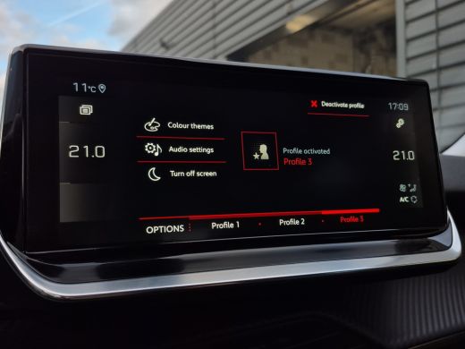 Peugeot 2008 1.2 PureTech Blue Lease Allure Camera | LED | Parkeersensoren | Carplay/android auto | Climate co... ActivLease financial lease