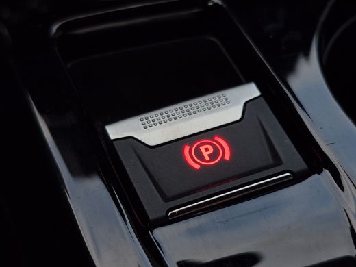 Peugeot 2008 1.2 PureTech Blue Lease Allure Camera | LED | Parkeersensoren | Carplay/android auto | Climate co... ActivLease financial lease