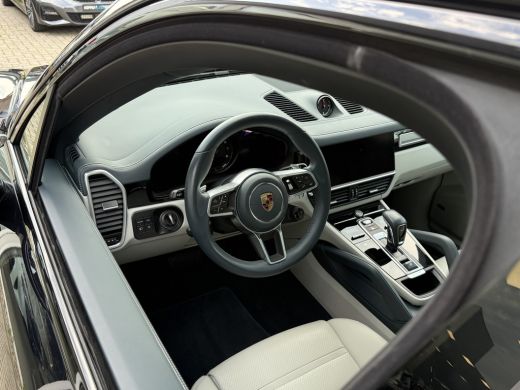 Porsche Cayenne 3.0 E-Hybrid Sportchrono | Luchtvering ActivLease financial lease