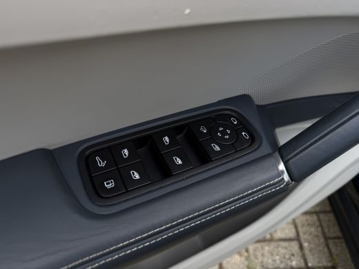 Porsche Cayenne 3.0 E-Hybrid Sportchrono | Luchtvering ActivLease financial lease