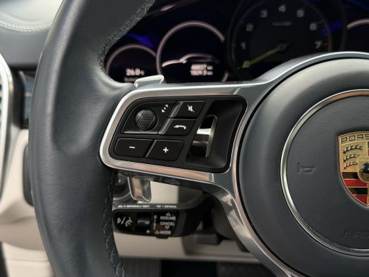 Porsche Cayenne 3.0 E-Hybrid Sportchrono | Luchtvering ActivLease financial lease