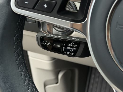 Porsche Cayenne 3.0 E-Hybrid Sportchrono | Luchtvering ActivLease financial lease