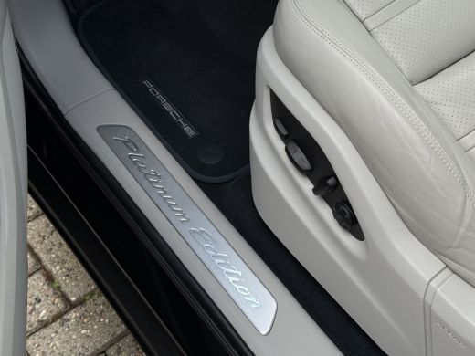 Porsche Cayenne 3.0 E-Hybrid Sportchrono | Luchtvering ActivLease financial lease