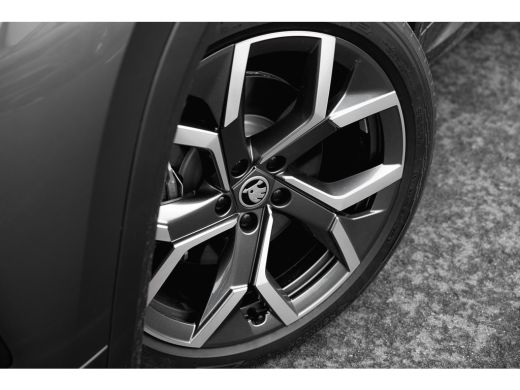 Skoda Kodiaq 1.5 TSI PHEV 204pk Sportline Business | Trekhaak | Stoelverwarming | Keyless | 20" | Adaptive Cru... ActivLease financial lease