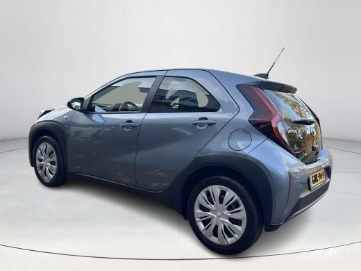 Toyota Aygo 1.0 VVT-i MT Play | 06-10141018 Voor meer informatie ActivLease financial lease