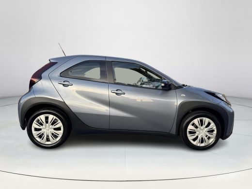 Toyota Aygo 1.0 VVT-i MT Play | 06-10141018 Voor meer informatie ActivLease financial lease