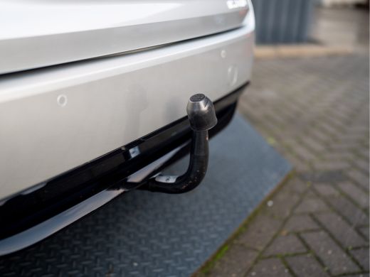 Toyota Corolla Touring Sports 2.0 Hybrid Premium | Trekhaak afnb. | Head Up | Stoel & Stuur verw. | BSM | PDC V&A | Prijs Rijkl... ActivLease financial lease