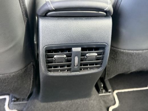 Toyota Corolla Touring Sports Hybrid 140 Dynamic **NAVIGATIE/ DODEHOEK DETECTIE/ ELEKTRONISCHE ACHTERKLEP/ GARANTIE** ActivLease financial lease