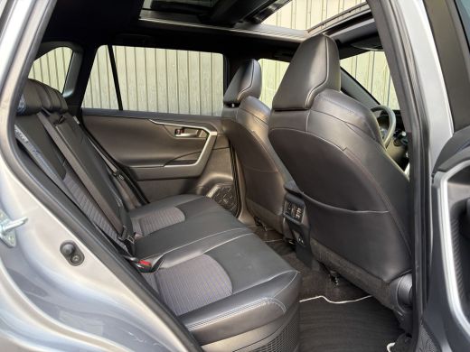 Toyota RAV4 2.5 Hybrid Black Edition | Panodak | Stoel & Stuur verw. | Prijs Rijklaar!! ActivLease financial lease