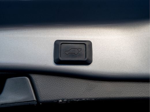 Toyota RAV4 2.5 Hybrid Black Edition | Panodak | Stoel & Stuur verw. | Prijs Rijklaar!! ActivLease financial lease